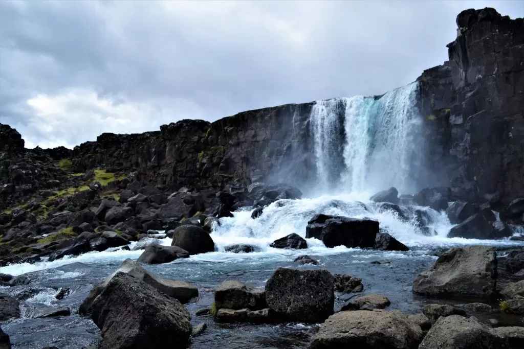 Wodospad Glymur w Parku Narodowym Thingvellir (Þingvellir) w południowo-zachodniej Islandii